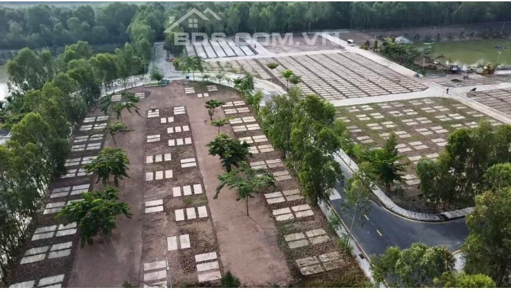 Đất huyệt mộ nghĩa trang tại Đức Huệ Long An, giá chỉ từ 33 triệu